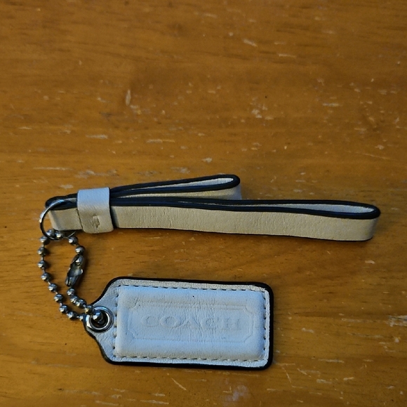 Coach Other - Coach White and Black Leather Hangtag with Wristlet Strap